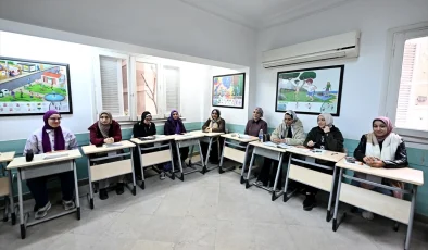 Mısırlı gençler Türkçe öğrenmek için Kahire’deki Yunus Emre Enstitüsüne yoğun ilgi gösteriyor