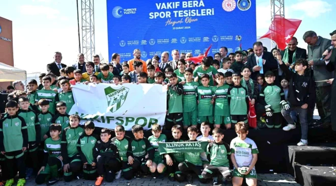 Bursa Büyükşehir Belediyesi tarafından Yıldırım’a kazandırılan Vakıf Bera Kent Parkı’nın spor kompleksi hizmete açıldı