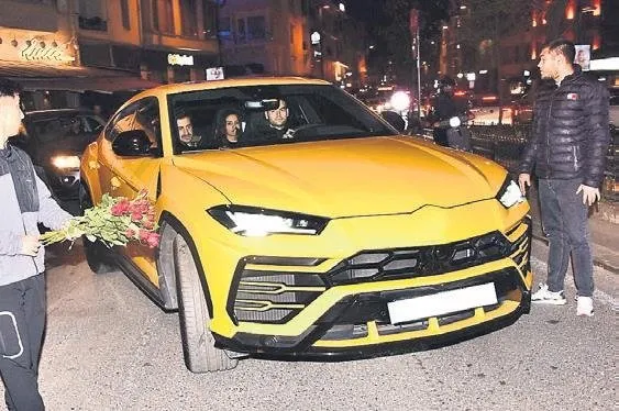 DJ Sabancı’nın eli sıkı çıktı! Kasko yaptırmayıp gözü gibi bakıyor!