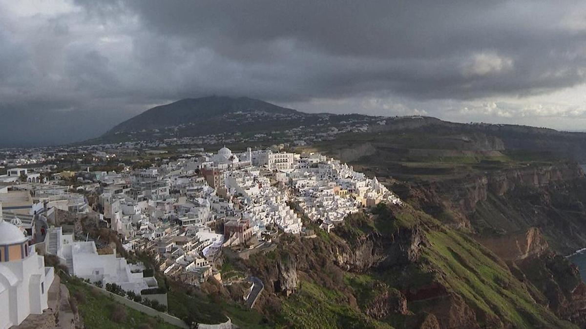 Santorini büyük depremi mi bekliyor?